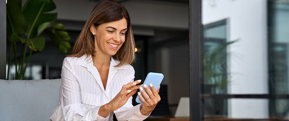 How to Become a Social Media Marketing Expert: Explore Essential Skills and Steps
