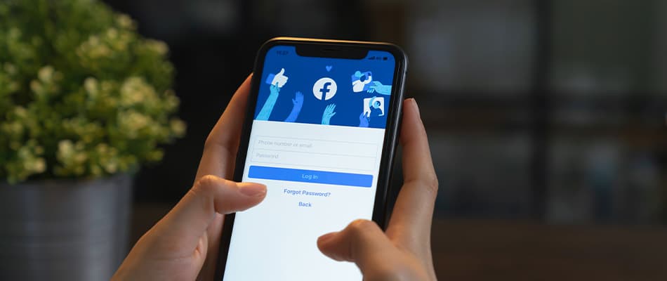 How to Advertise on Facebook: Discover Ad Types, Benefits, and Steps